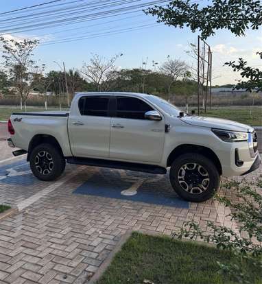 TOYOTA-HILUX-2020