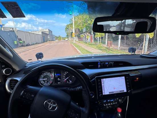 TOYOTA-HILUX-2.8 D-4D TURBO DIESEL CD SRX 4X4 AUTOMÁTICO TOYOTA-HILUX-2020