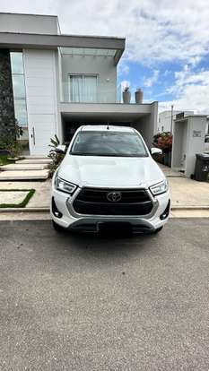 TOYOTA-HILUX-2022