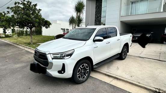 TOYOTA-HILUX-2022