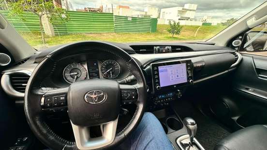 TOYOTA-HILUX-2022