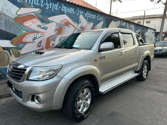 TOYOTA-HILUX-2012