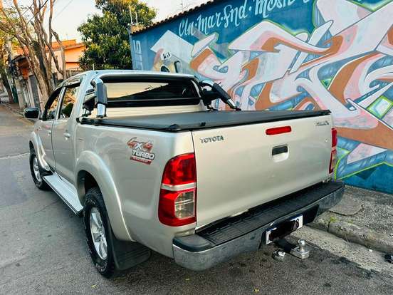 TOYOTA-HILUX-2012