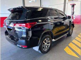 TOYOTA-HILUX SW4-2.8 SRX 4X4 7 LUGARES 16V TURBO INTERCOOLER DIESEL 4P AUTOMÁTICO TOYOTA-HILUX SW4-2019