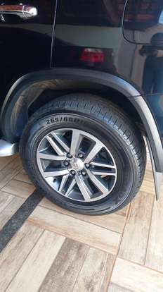 TOYOTA-HILUX SW4-2.8 SRX 4X4 7 LUGARES 16V TURBO INTERCOOLER DIESEL 4P AUTOMÁTICO TOYOTA-HILUX SW4-2019