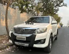 TOYOTA HILUX SW4 3.0 SRV 4X4 7 LUGARES 16V TURBO INTERCOOLER DIESEL 4P AUTOMÁTICO TOYOTA HILUX SW4 3.0 SRV 4X4 7 LUGARES 16V TURBO INTERCOOLER DIESEL 4P AUTOMÁTICO