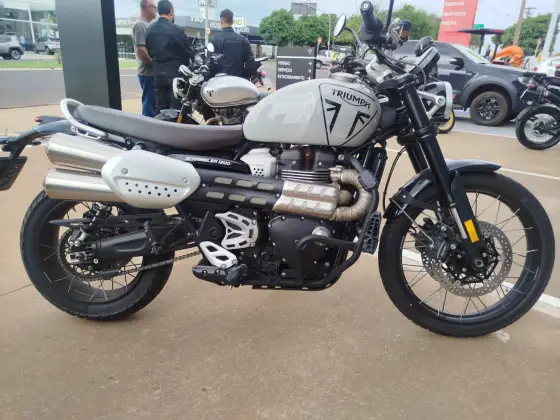 TRIUMPH BONNEVILLE SCRAMBLER 1200 X 