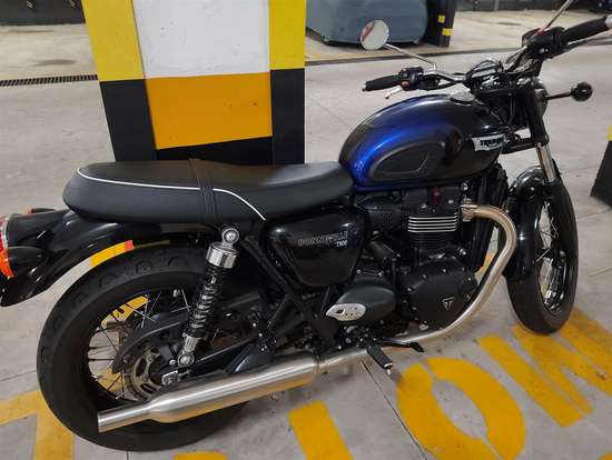 TRIUMPH-BONNEVILLE T100 900 TRIUMPH-BONNEVILLE T100 900-2024