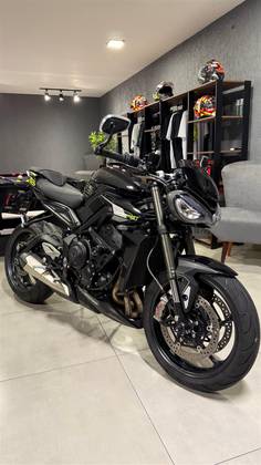 TRIUMPH STREET TRIPLE RS ABS 