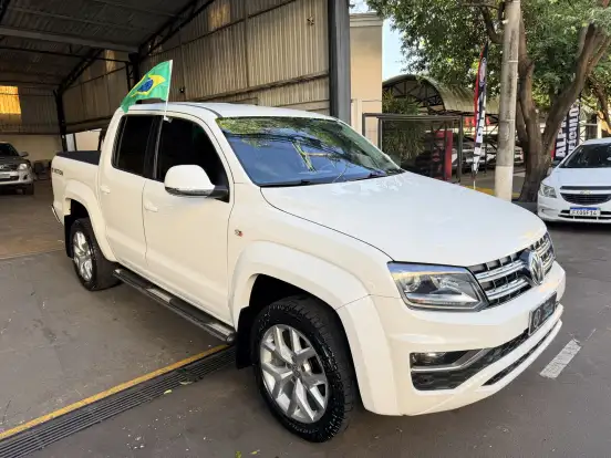 VOLKSWAGEN-AMAROK-2017