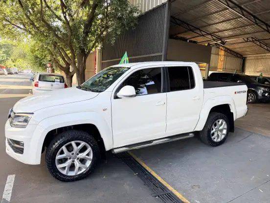 VOLKSWAGEN-AMAROK-2.0 HIGHLINE 4X4 CD 16V TURBO INTERCOOLER DIESEL 4P AUTOMÁTICO VOLKSWAGEN-AMAROK-2017