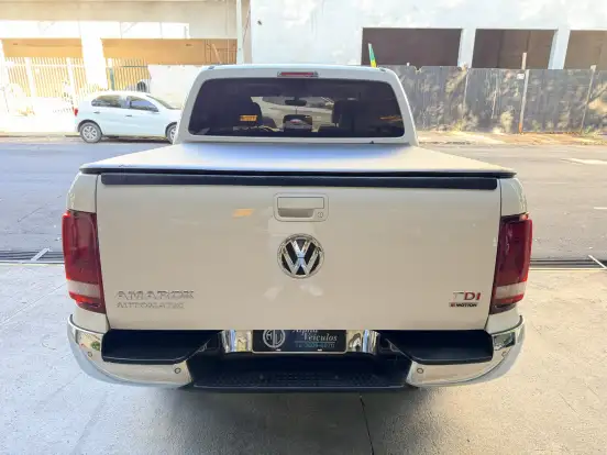 VOLKSWAGEN-AMAROK-2.0 HIGHLINE 4X4 CD 16V TURBO INTERCOOLER DIESEL 4P AUTOMÁTICO VOLKSWAGEN-AMAROK-2017