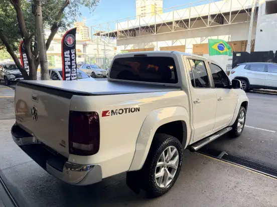 VOLKSWAGEN-AMAROK-2.0 HIGHLINE 4X4 CD 16V TURBO INTERCOOLER DIESEL 4P AUTOMÁTICO VOLKSWAGEN-AMAROK-2017