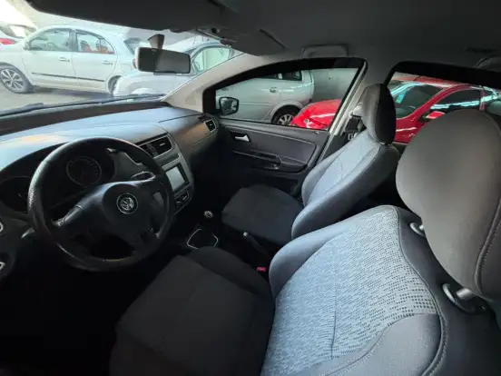 VOLKSWAGEN-FOX-2013