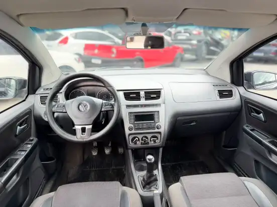 VOLKSWAGEN-FOX-2011