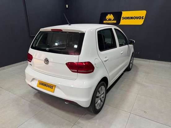 VOLKSWAGEN-FOX-2014