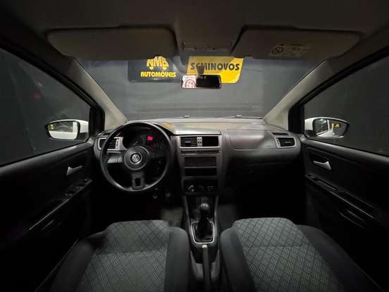 VOLKSWAGEN-FOX-2014