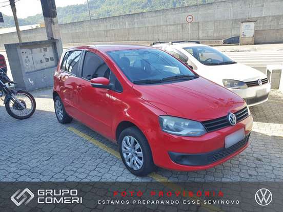 VOLKSWAGEN-FOX-2012