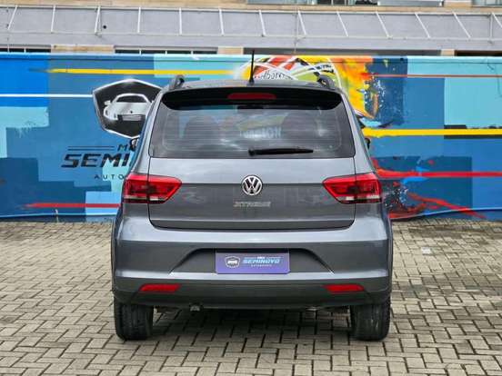 VOLKSWAGEN-FOX-2020