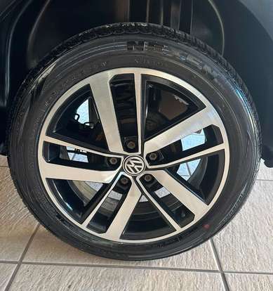 VOLKSWAGEN-FOX-2018