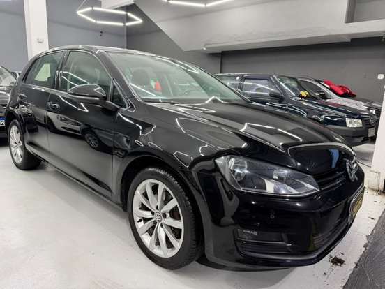 VOLKSWAGEN-GOLF-2014