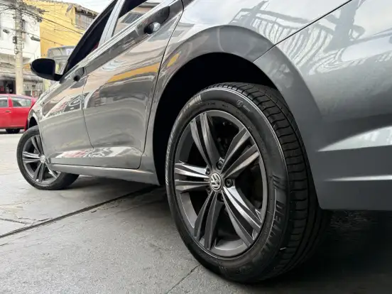 VOLKSWAGEN-JETTA-1.4 250 TSI TOTAL FLEX R-LINE TIPTRONIC VOLKSWAGEN-JETTA-2020