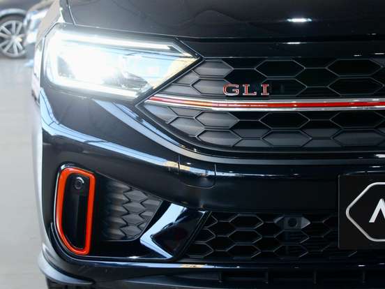 VOLKSWAGEN-JETTA-2023