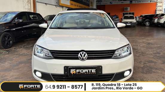 VOLKSWAGEN-JETTA-2013
