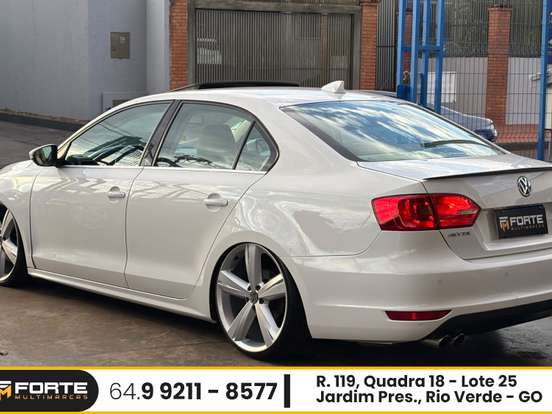 VOLKSWAGEN-JETTA-2.0 TSI HIGHLINE 200CV GASOLINA 4P TIPTRONIC VOLKSWAGEN-JETTA-2013