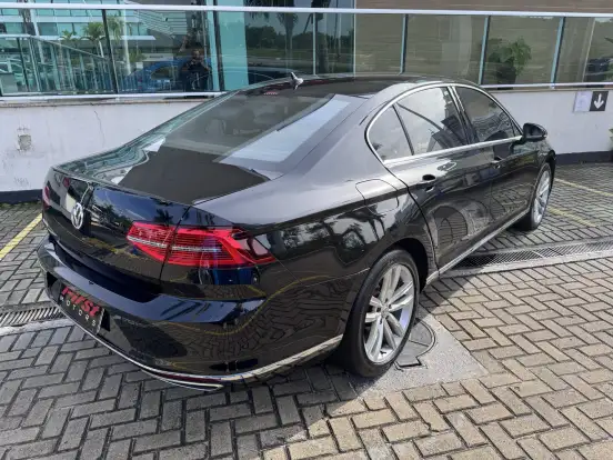 VOLKSWAGEN-PASSAT-2017