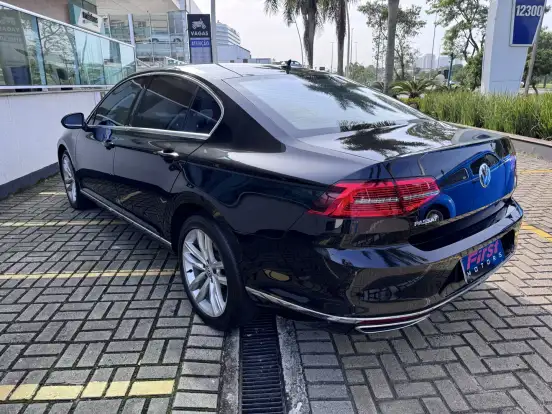 VOLKSWAGEN-PASSAT-2017