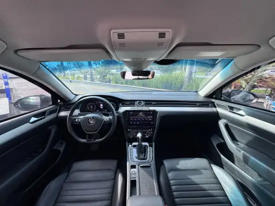 VOLKSWAGEN-PASSAT-2017