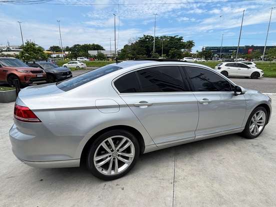 VOLKSWAGEN-PASSAT-2015