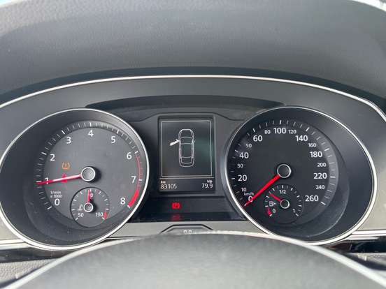 VOLKSWAGEN-PASSAT-2015