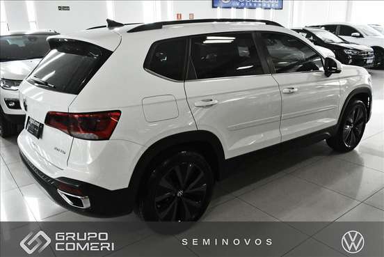 VOLKSWAGEN-TAOS-2025
