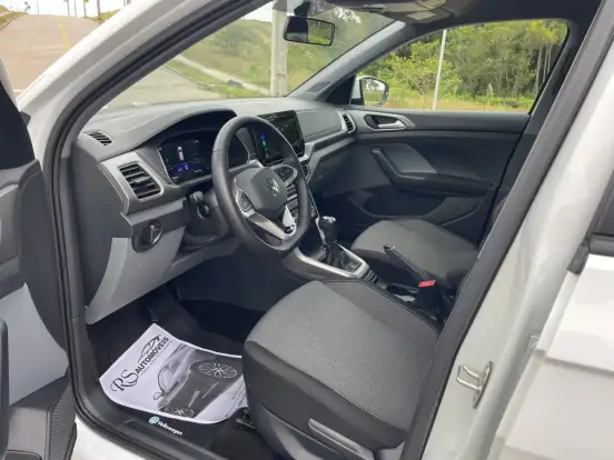 VOLKSWAGEN-T-CROSS-2025