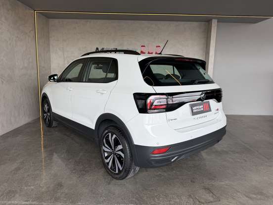 VOLKSWAGEN-T-CROSS-1.0 200 TSI TOTAL FLEX AUTOMÁTICO VOLKSWAGEN-T-CROSS-2022