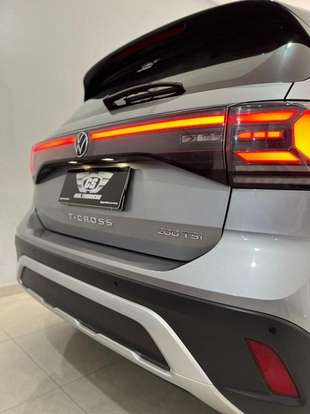 VOLKSWAGEN-T-CROSS-2024