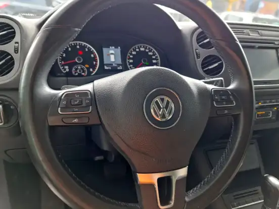 VOLKSWAGEN-TIGUAN-2.0 TSI 16V TURBO GASOLINA 4P TIPTRONIC VOLKSWAGEN-TIGUAN-2013