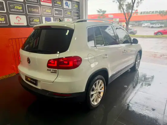 VOLKSWAGEN-TIGUAN-2012