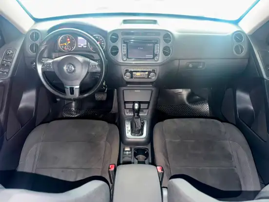 VOLKSWAGEN-TIGUAN-2012
