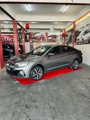 VOLKSWAGEN VIRTUS 1.0 200 TSI HIGHLINE AUTOMÁTICO