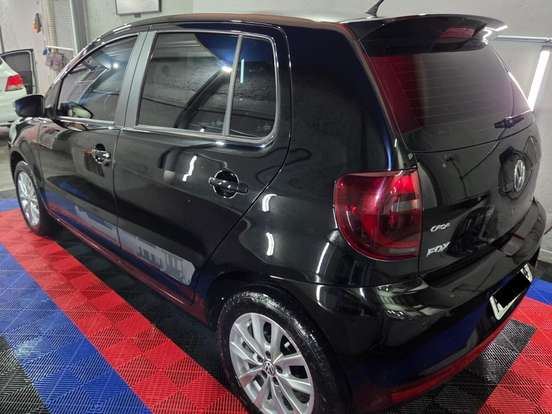 VOLKSWAGEN-FOX-1.6 MI ROCK IN RIO 8V FLEX 4P MANUAL VOLKSWAGEN-FOX-2013