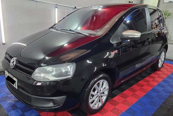 VOLKSWAGEN-FOX-1.6 MI ROCK IN RIO 8V FLEX 4P MANUAL VOLKSWAGEN-FOX-2013