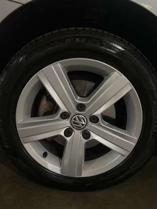 VOLKSWAGEN-GOLF-2017