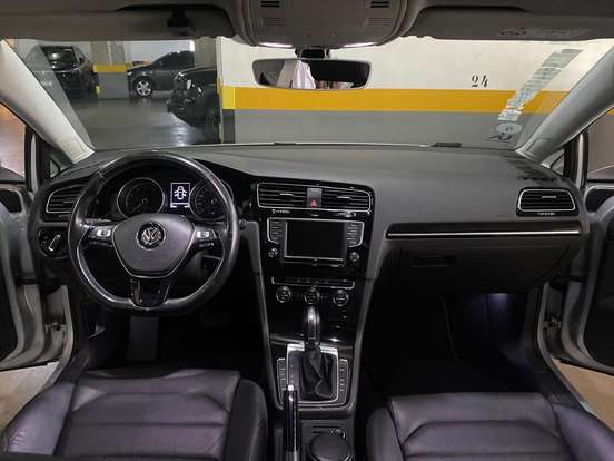 VOLKSWAGEN-GOLF-2017