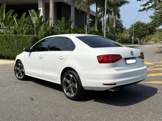 VOLKSWAGEN-JETTA-2016