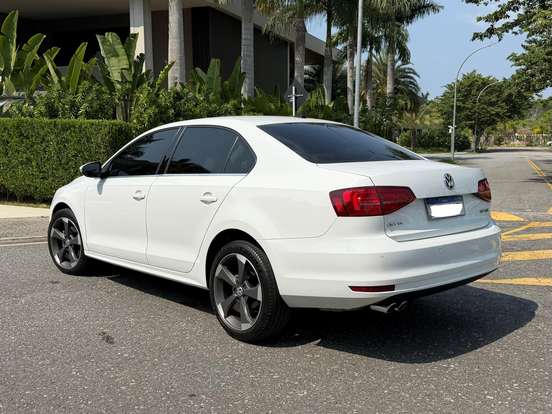 VOLKSWAGEN-JETTA-2.0 TSI HIGHLINE 211CV GASOLINA 4P TIPTRONIC VOLKSWAGEN-JETTA-2016