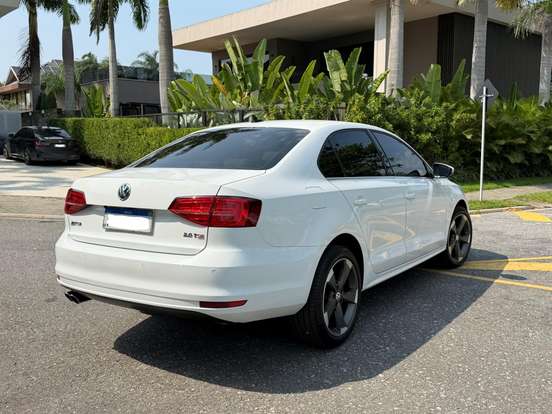 VOLKSWAGEN-JETTA-2.0 TSI HIGHLINE 211CV GASOLINA 4P TIPTRONIC VOLKSWAGEN-JETTA-2016