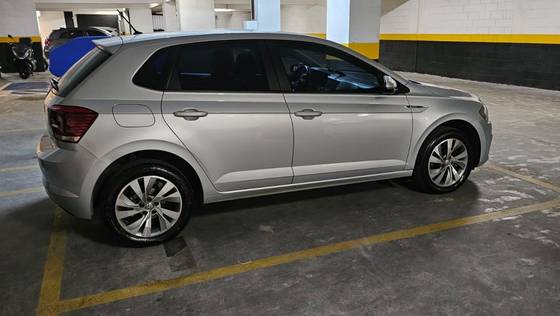VOLKSWAGEN POLO 1.0 200 TSI HIGHLINE AUTOMÁTICO